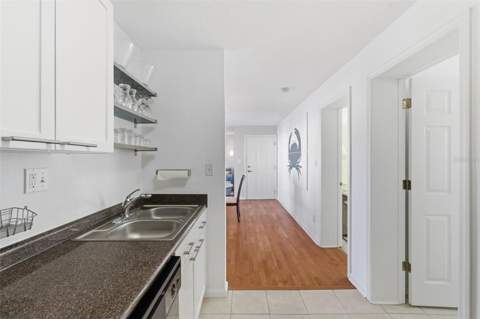 5005 Coquina Key Drive #E, St Petersburg FL - photo 11 of 50