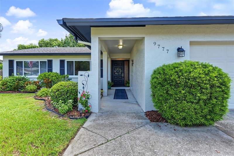 4 bedroom Single Family Residence at 9777 119TH WAY, SEMINOLE GROVE ESTATES WEST ADD, SEMINOLE — photo 5