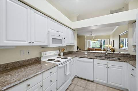 9413 Forest Hills Circle, Sarasota FL - photo 18 of 90