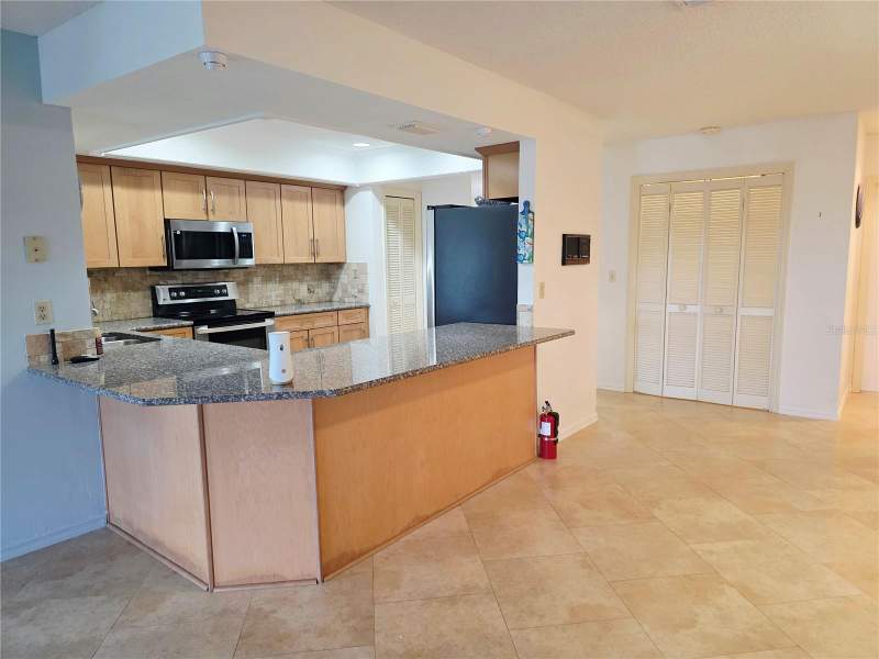 3 bedroom Single Family Residence at 1924 New Bedford Drive, Sun City Center Unit 32B, Sun City Center — photo 5