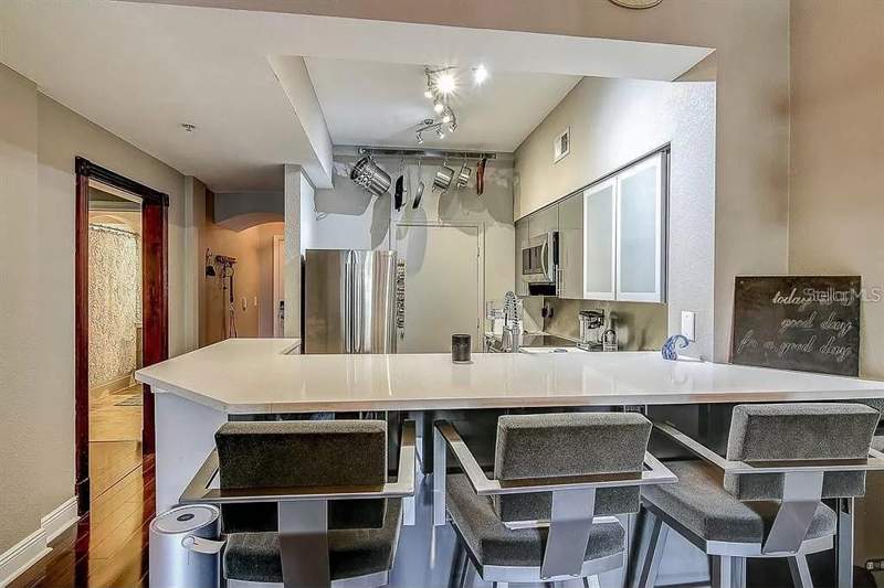 1 bedroom Condominium at 100 4th Avenue #205, Madison At St Pete II, St Petersburg — photo 4