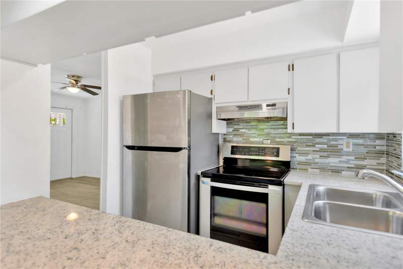 3 bedroom Single Family Residence at 1940 N Betty Lane, South Binghamton Park, Clearwater — photo 3