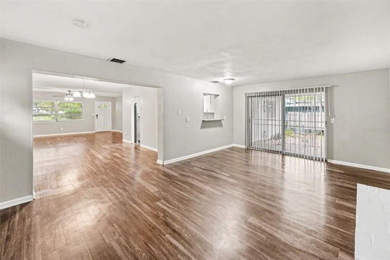 3 bedroom Single Family Residence at 2098 62nd Terrace, College Park, St Petersburg — photo 4