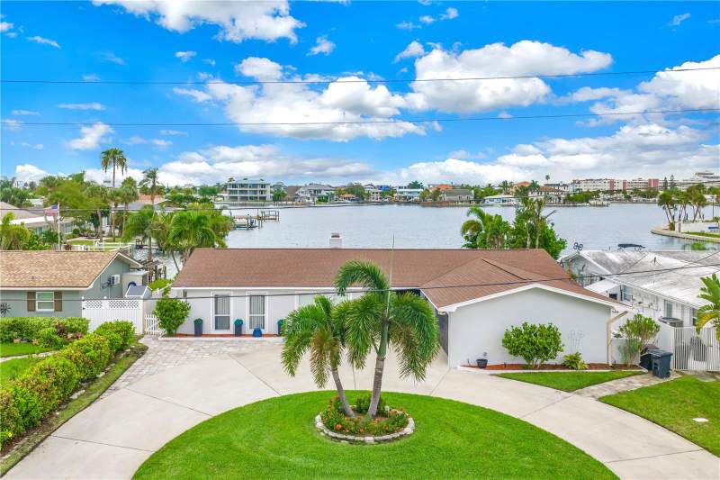 3 bedroom Single Family Residence at 450 64th Avenue, Three Palms Point, St Pete Beach — photo 2