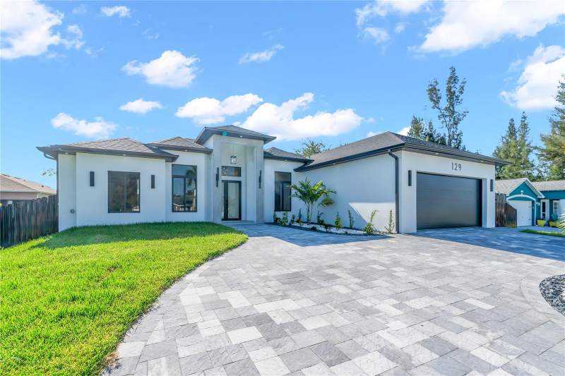 3 bedroom Single Family Residence at 129 SW 34th Avenue, Cape Coral, Cape Coral — photo 2