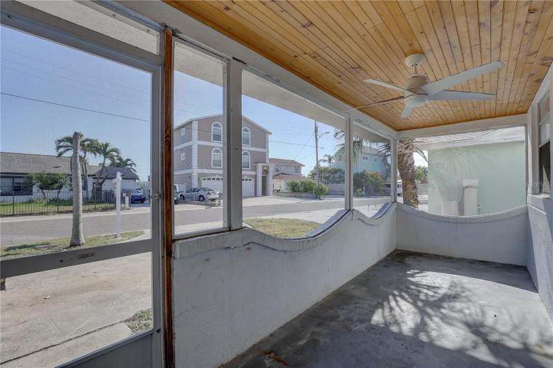 3 bedroom Single Family Residence at 440 S Bayshore Drive, Gulf Shores 4th Add, Madeira Beach — photo 5