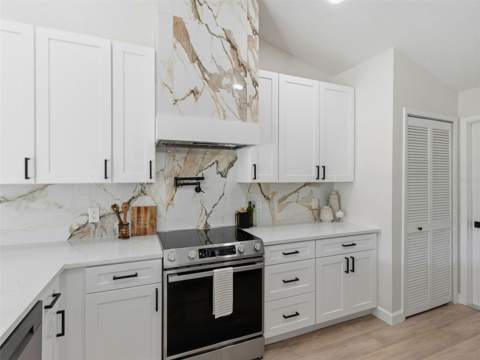 8452 Yearling Lane, New Port Richey FL - photo 13 of 41