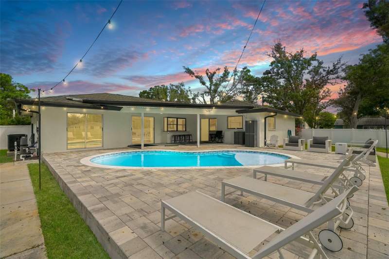 3 bedroom Single Family Residence at 330 Patica Rd NE, Rio Vista, St Petersburg — photo 3