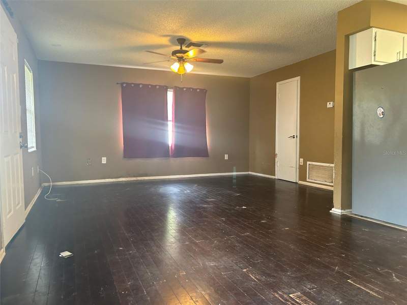 3 bedroom Single Family Residence at 1215 E Hazzard Avenue, Eustis Hogans, Eustis — photo 4