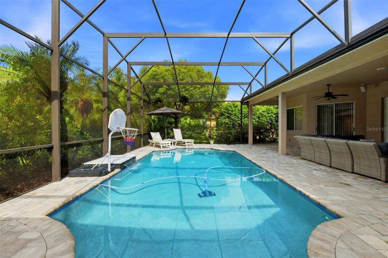 5 bedroom Single Family Residence at 12012 Brewster Drive, Westchase Sec 203, Tampa — photo 2