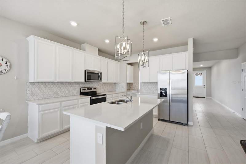 5 bedroom Single Family Residence at 2252 Crossbow Street, Villages/Minneola Hills Ph 1A, Clermont — photo 2