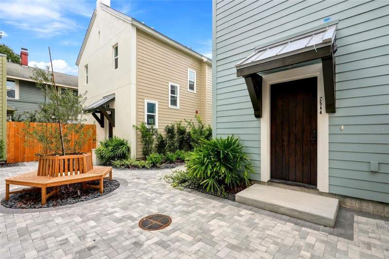 3 bedroom Single Family Residence at 2544 1st Avenue, Clemmons Court, St Petersburg — photo 2