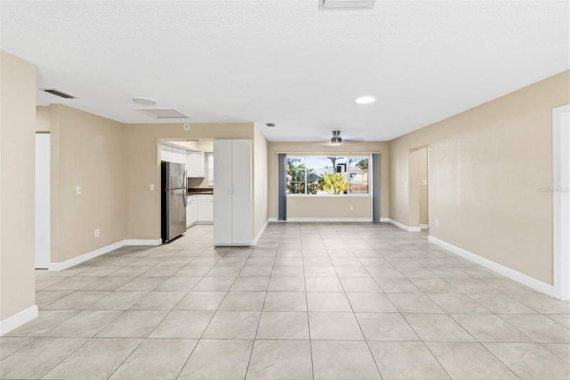 3 bedroom Single Family Residence at 6098 22ND AVENUE, GARDEN MANOR SEC 3 BLK 4 PT REP, ST PETERSBURG — photo 5