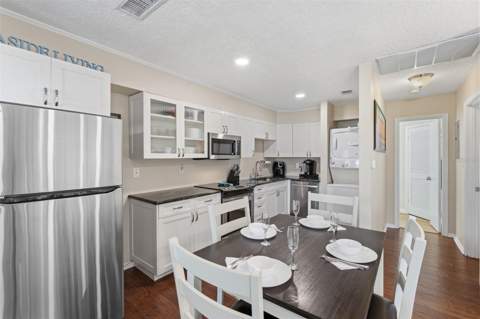 5117 Salmon Drive #B, St Petersburg FL - photo 12 of 57