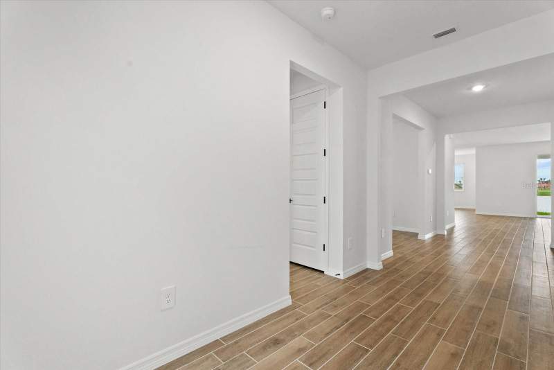 5 bedroom Single Family Residence at 10514 Abundance Grove Way, Oakfield Trails, Parrish — photo 5