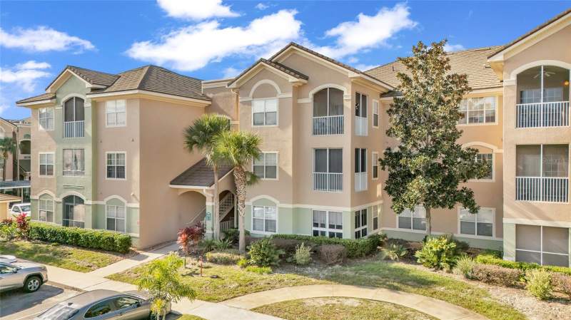 Summergate Condo