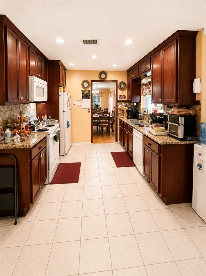 3 bedroom Single Family Residence at 1012 Forest Circle, Oak Forest Unit 2A, Winter Springs — photo 5