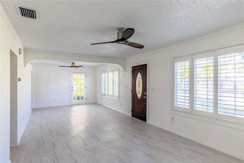 3 bedroom Single Family Residence at 944 Bruce Avenue, Mandalay Sub, Clearwater — photo 4