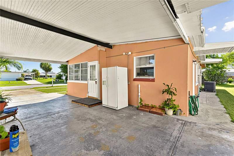 3 bedroom Single Family Residence at 21490 Gladis Avenue, Port Charlotte Sec 033, Port Charlotte — photo 3