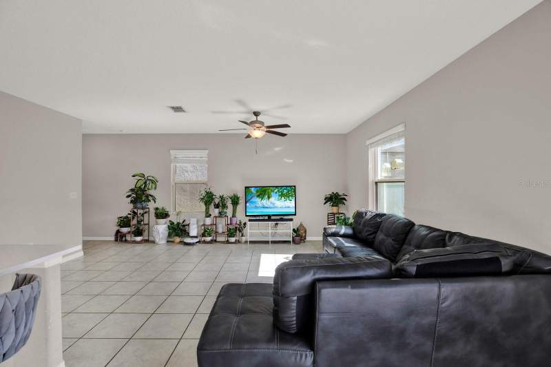 4 bedroom Single Family Residence at 3707 Daisy Bloom Place, Touchstone Ph 3, Tampa — photo 4