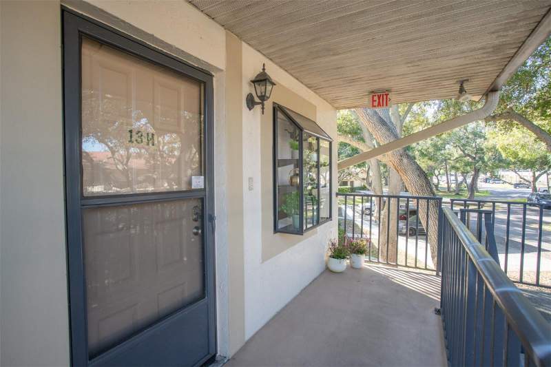 2 bedroom Condominium at 11511 113th Street #13H, Deerwood Gardens IV, Largo — photo 3