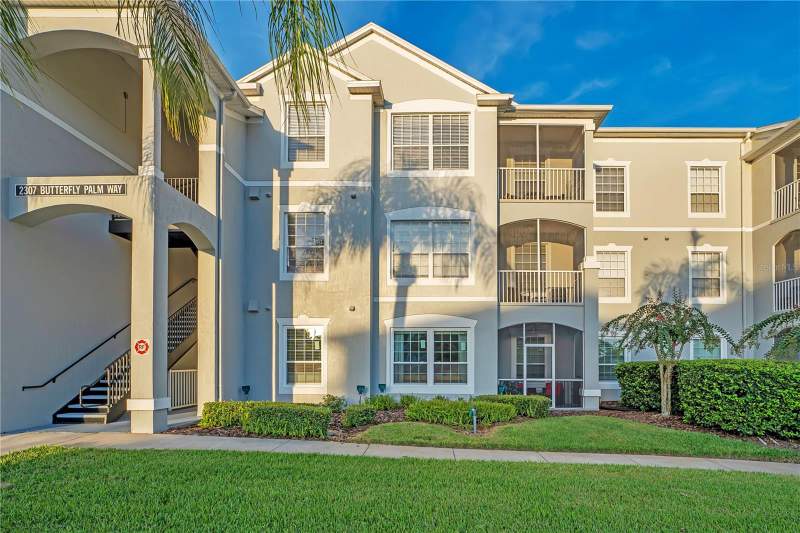 2307 BUTTERFLY PALM WAY #104 home for sale in Wyndham Palms