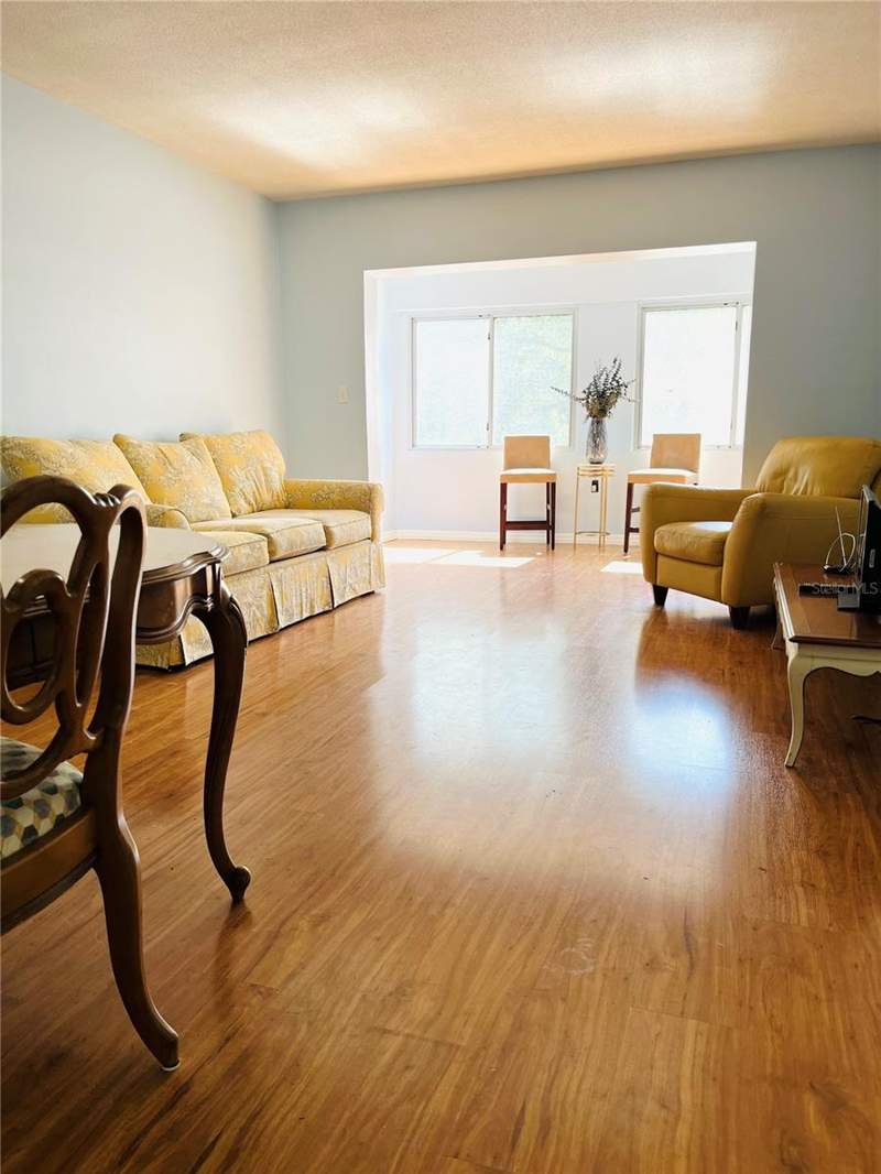 1 bedroom Condominium at 8651 10TH STREET #210, BARCLEY ESTATES, ST PETERSBURG — photo 3