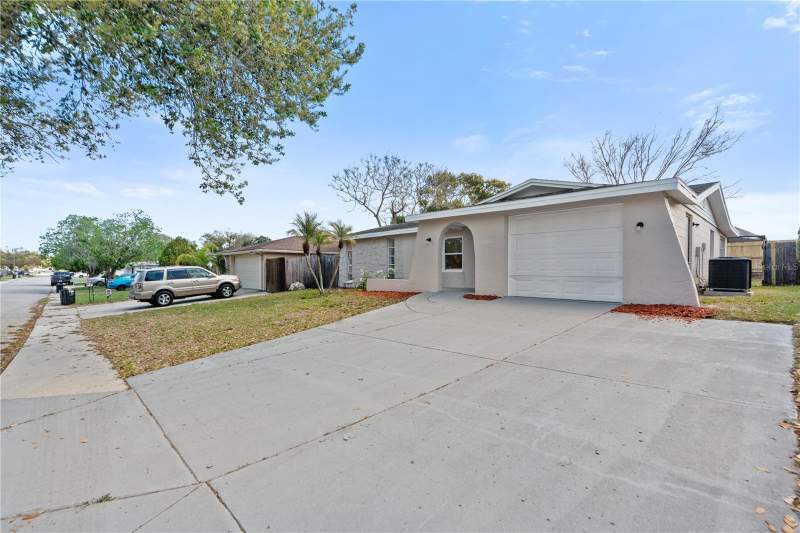 2 bedroom Single Family Residence at 9020 Hunt Club Lane, Regency Park, Port Richey — photo 2