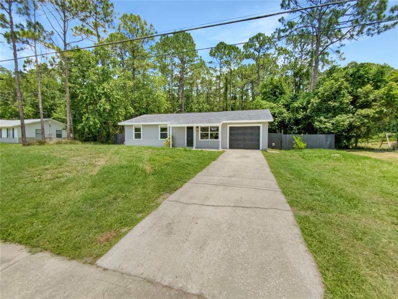 Palm Lakes Estates