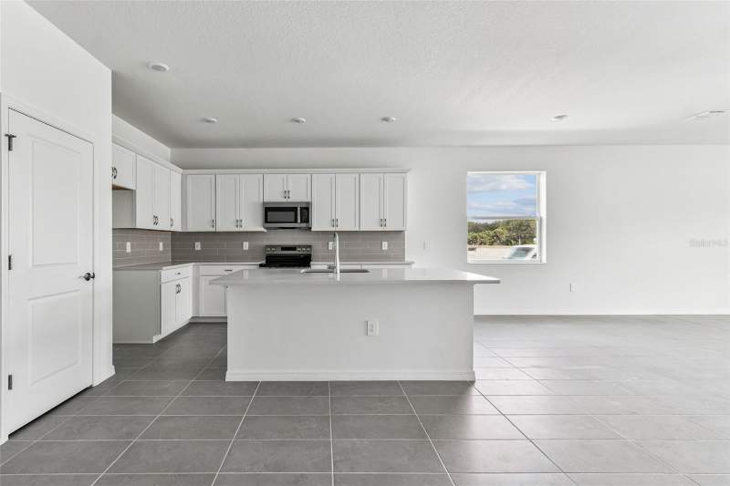 4 bedroom Single Family Residence at 9122 Optimist Way, Southpointe, Palmetto — photo 5
