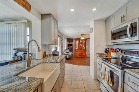 10800 Los Santos Drive, Port Richey FL - photo 15 of 35