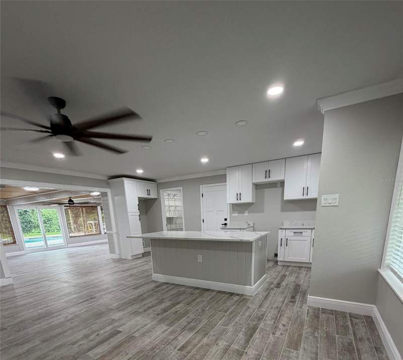 3 bedroom Single Family Residence at 8715 Driftwood Drive, Bay Crest Park Unit 01, Tampa — photo 2