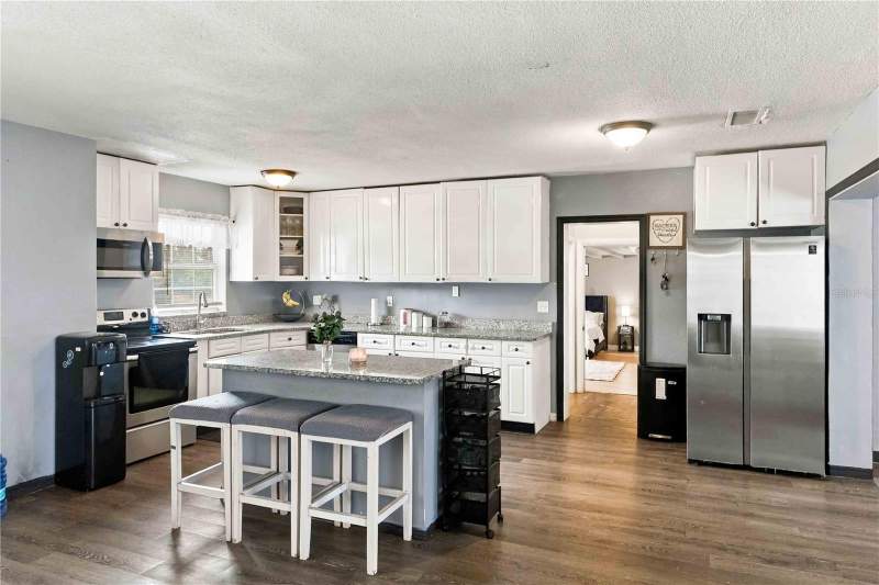 3 bedroom Single Family Residence at 801 51st Avenue, Bayou Heights Hanlons, St Petersburg — photo 5