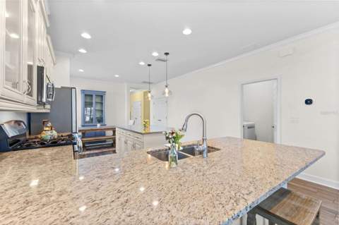 6918 Makers Way, Apollo Beach FL - photo 11 of 33
