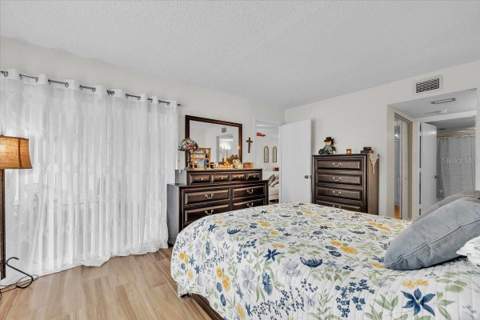 5209 Wedgewood Lane #17, Sarasota FL - photo 20 of 39