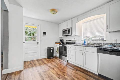 55316 Claire Street, Astor FL - photo 6 of 6