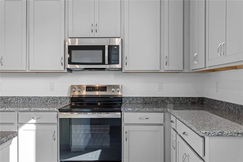 3 bedroom Townhouse at 9936 Tate Lane, Westchase Station Townhomes, Westchase — photo 3