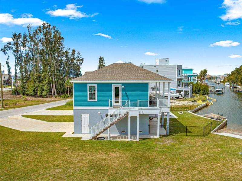 6771 SEAVIEW BOULEVARD home for sale in Driftwood Isles
