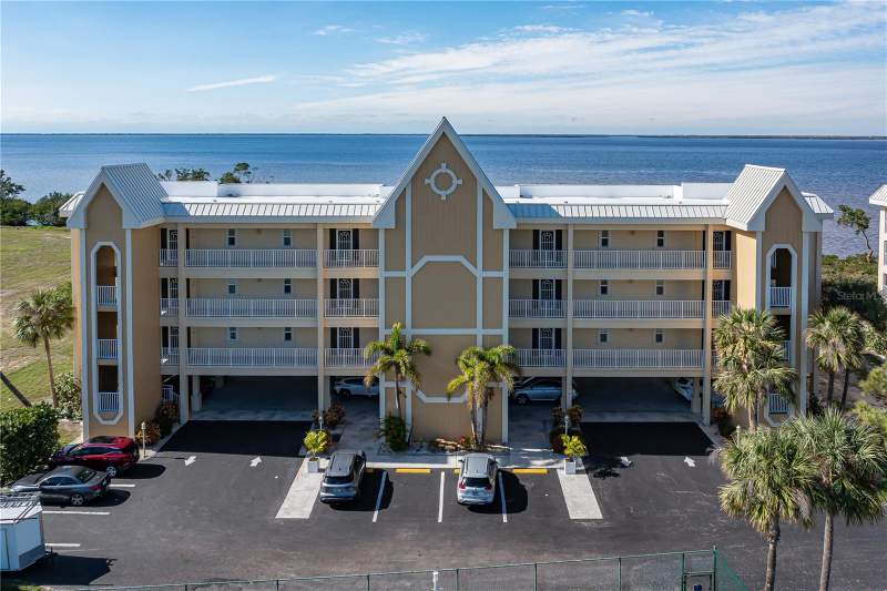 2 bedroom Condominium at 101 N Marion Court #114, Points West Ph 01 Bldg 01, Punta Gorda — photo 2