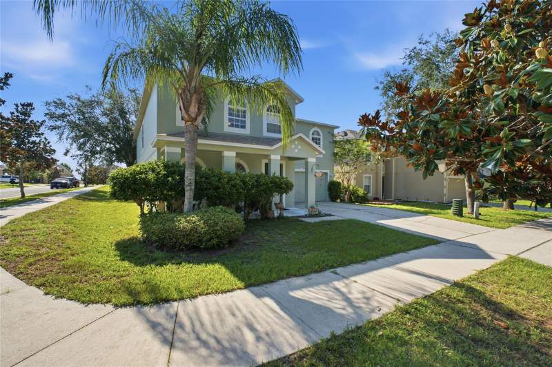 5 bedroom Single Family Residence at 516 Cadiz Drive, Groveland Marina Del Rey Ph 01, Groveland — photo 3