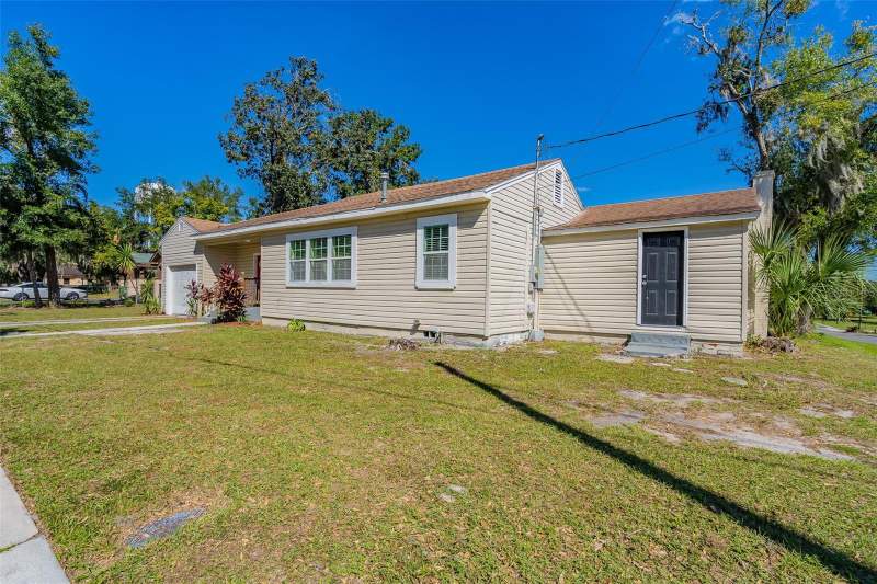 4 bedroom Single Family Residence at 112 S Moss Street, Leesburg Lsbg Realty Cos Add, Leesburg — photo 3