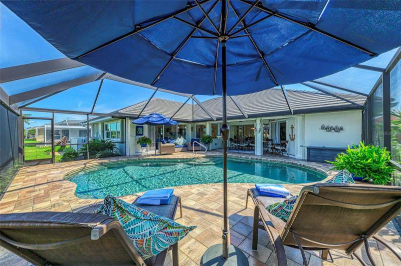 3 bedroom Single Family Residence at 530 Lake Of The Woods Drive, The Lakes Of Jacaranda, Venice — photo 3