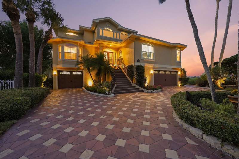 4 bedroom Single Family Residence at 103 Royal Court, Philippe Pointe, Safety Harbor — photo 2