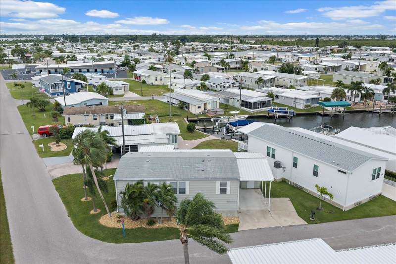 3 bedroom Manufactured Home at 298 Bahama Drive, Tropic Isles Co-Op, Palmetto — photo 3