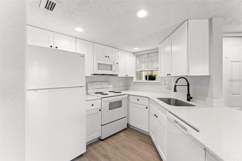 2 bedroom Condominium at 1932 Lake Atriums Circle #69, Plaza/Millenium, Orlando — photo 5