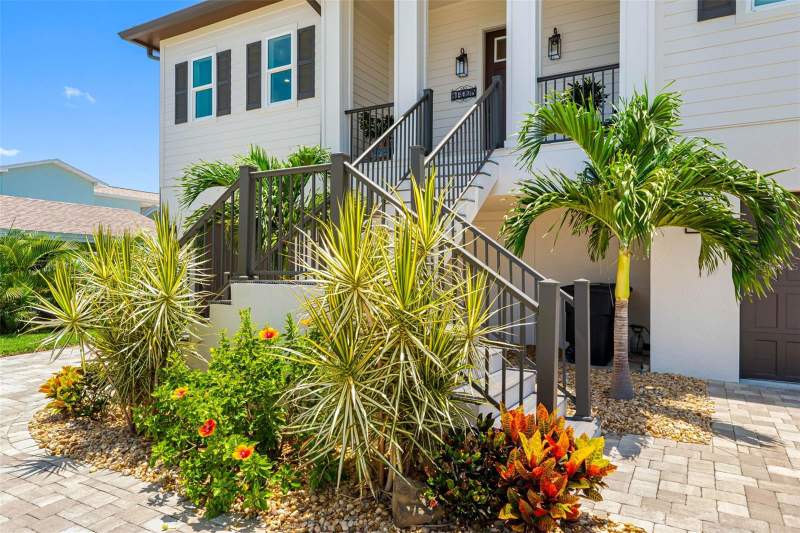 4 bedroom Single Family Residence at 16025 Redington Drive, Lone Palm Beach 3rd Add, Redington Beach — photo 2