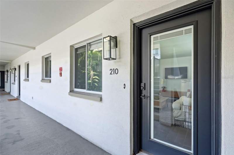 1 bedroom Condominium at 125 5th Avenue #210, Bay Villas Condo, St Petersburg — photo 3