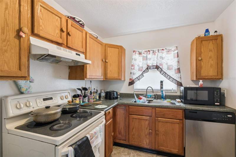 3 bedroom Half Duplex at 6833 Longmeade Lane, Meadow Cove, Orlando — photo 5