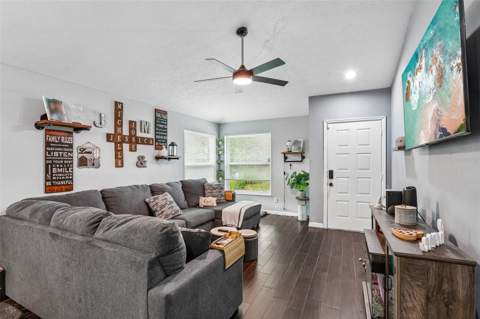 4001 Bainwood Court, Tampa FL - photo 6 of 6