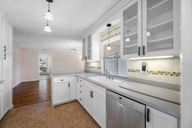 4 bedroom Single Family Residence at 3241 Buckhorn Dr, Clubhouse Estates Of Countryside, Clearwater — photo 4